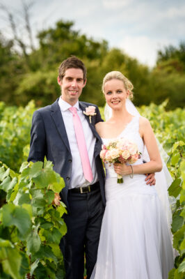 Wedding photographer in Burgundy - bride and groom in the vineyards